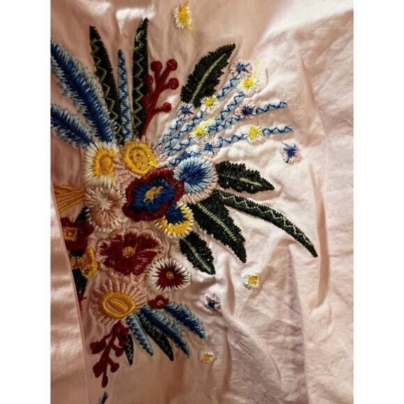 Gretchen Barretto For Kamiseta Pink Embroidered Floral Blouse With Flared Sleeve - Picture 5 of 5